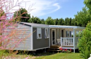 Mobile-home-rental-with-covered-terrace-camping-saint-jean-de-monts-Le-Tropicana