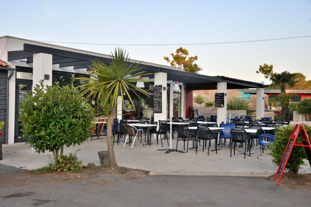 camping-vendee-restaurant-saint-jean-de-monts-Le-Tropicana