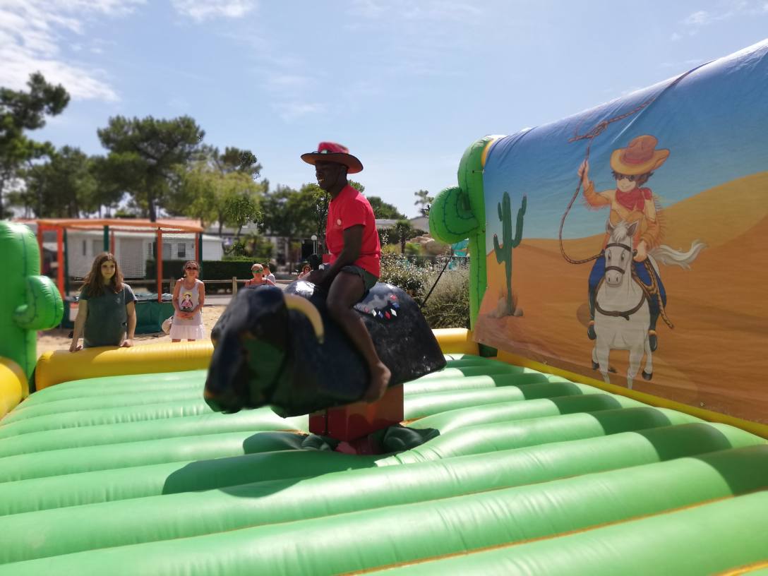 camping-vendee-saint-jean-de-monts-5-etoiles--activite-enfants-Le-Tropicana