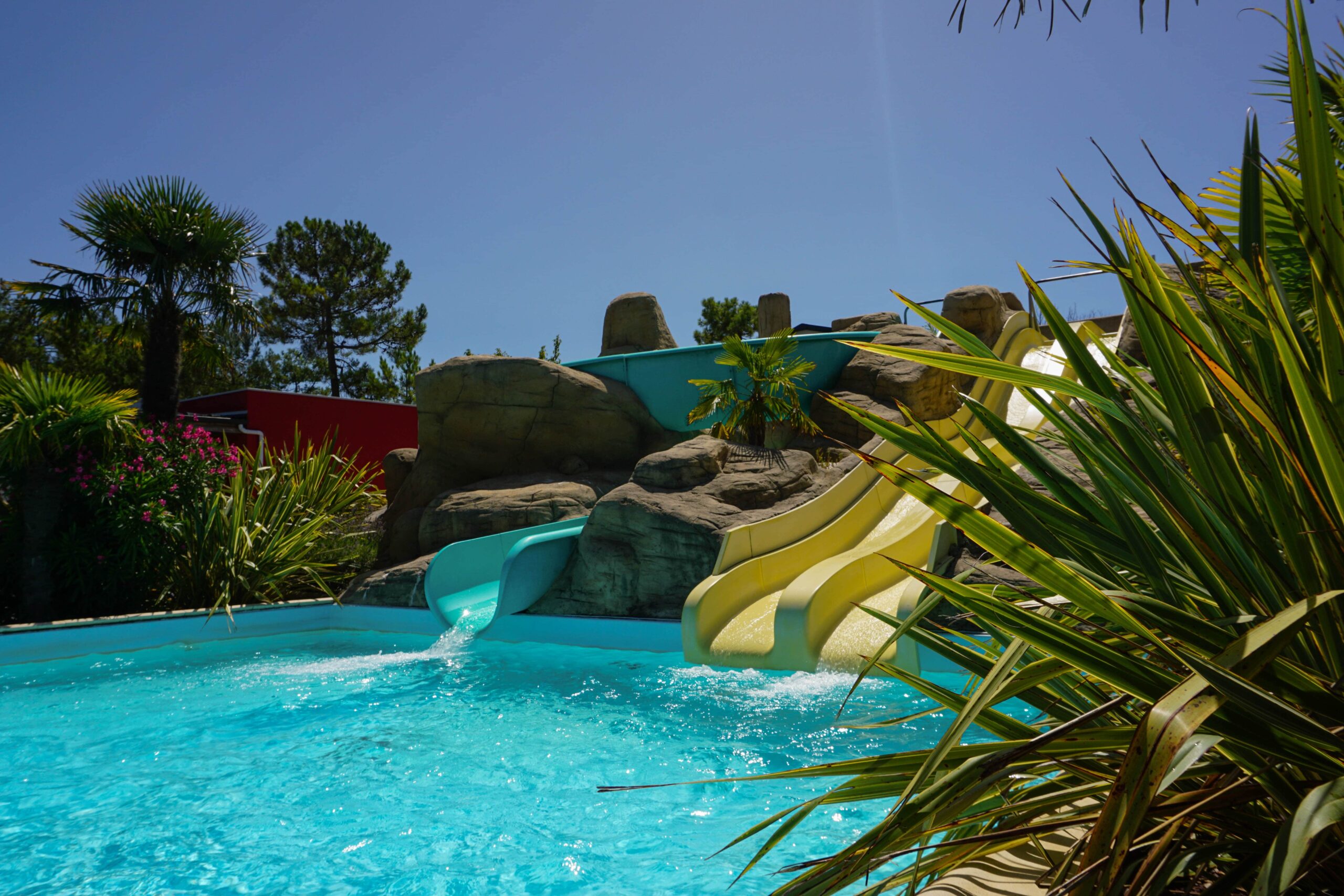 vacances vendée avec toboggan aquatique Le Tropicana