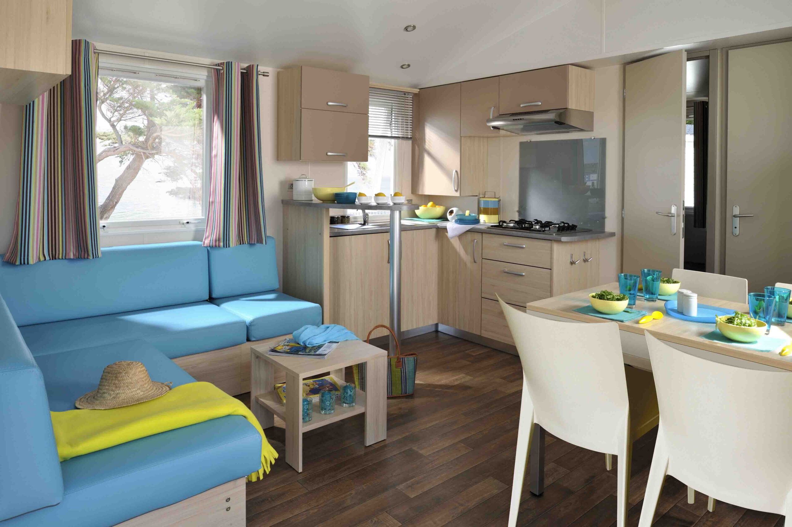 Rental-mobile-home-camping-near-sea-saint-jean-de-monts-Le-Tropicana